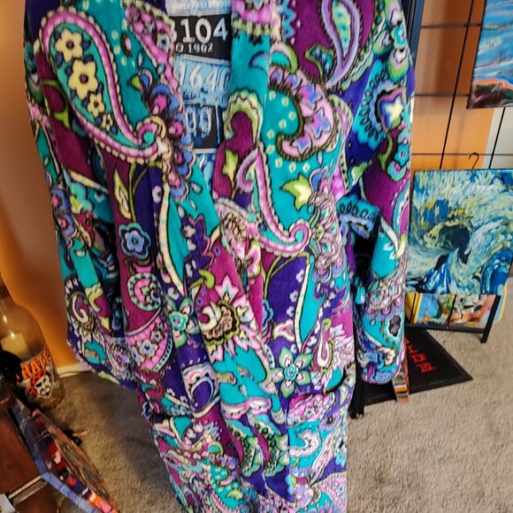 BEAUTIFUL VERA BRADLEY ROBE - NO BELT - BOLD PURPLE/BLUE COLORS.  SIZE S/M - Picture 2 of 7